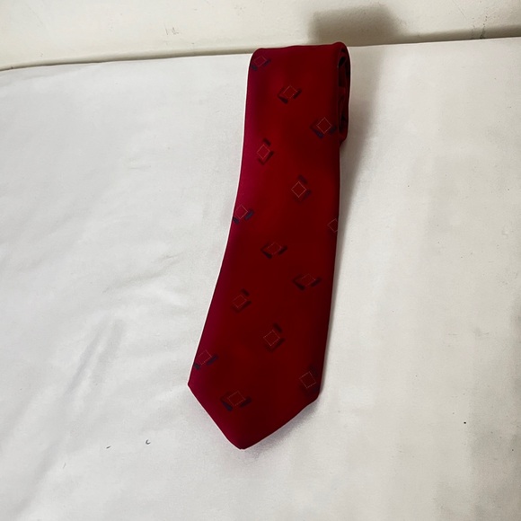 Van Hausen Classic Wide Red Silk Tie OS - Picture 6 of 12